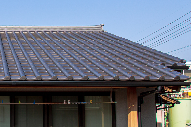いぶし瓦の屋根